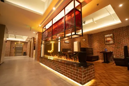 James Joyce Coffetel (Xi'an Xianyang International Airport Airport New Town Subway Station) Отели рядом с достопримечательностью «Zhangyu Ruina Chateau»