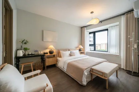 Shanghai Yuecheng Apartment (Haichang Ocean Park Yaoxue Ice and Snow World Branch) Отели рядом с достопримечательностью «Shanghai Maritime University»