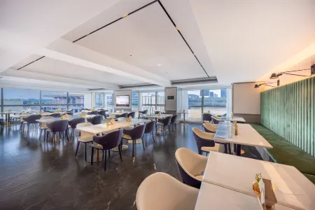 Atour Hotel Nanjing South Station North Square Отели рядом с достопримечательностью «Baijiahu Garden Citizen's Square»