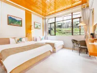 Queen's Mountain Oxygen Heart Valley Mountain Resort Hotels in Lianshan