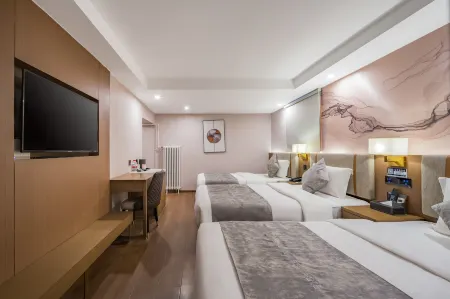 Chonpines Hotel (Beijing Wangfujing Nanluoguxiang Store)