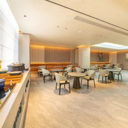 Starway Hotel (Chifeng Linxi Bus Station)
