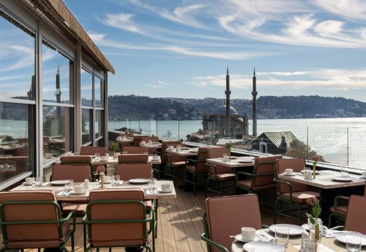 크라운 플라자 이스탄불 오르타쾨이 보스포러스 로비