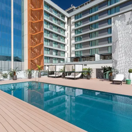 Barceló Imagine Отели рядом с достопримечательностью «Деловой центр "Четыре башни"»