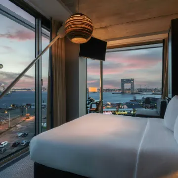 DoubleTree by Hilton Amsterdam – Ndsm Wharf Hotels near Westergasfabriek