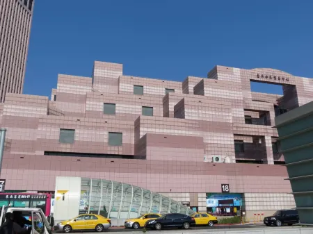 youcity @ Taipei 101 101mrt (The whole floor apartment is for you to use, large space,) Отели рядом с достопримечательностью «Hu Shi Memorial Museum»