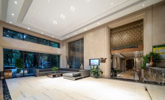 Zhaoqing Kaijing Hotel(Gaoyao District Government Polytechnic Institute Store)