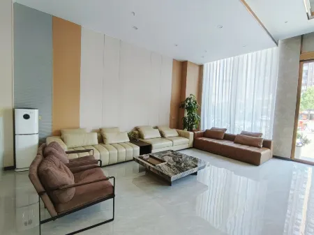 mingzhuhotel Отели рядом с достопримечательностью «Yinjiang Museum»