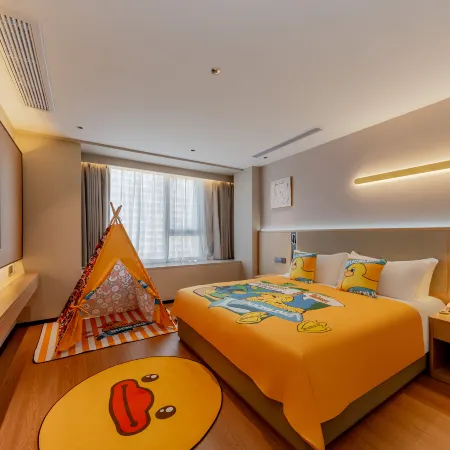 Huijianshang Hotel (Wuhu High-Speed Railway Station Zhongyu Yijiangnan Strolling Street)