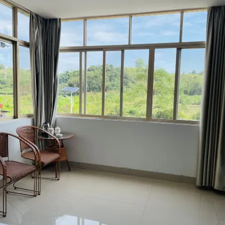Danxia Mountain Twinkling Window Inn (Danxia Mountain Tourist Attraction Branch)