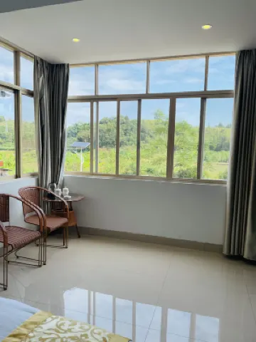 Danxia Mountain Twinkling Window Inn (Danxia Mountain Tourist Attraction Branch)