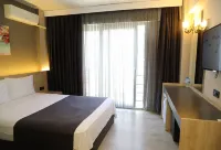 Grand Faik Hotel - balcony