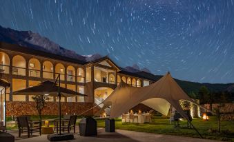 Lanxiu Snowmountain Boutique Hotel