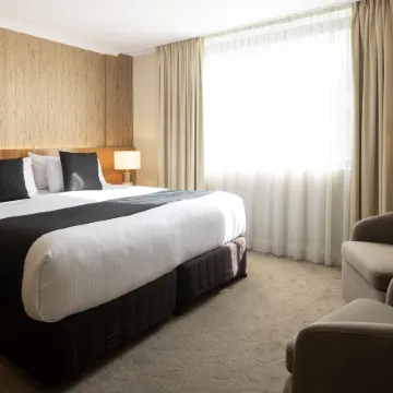 Hotel Diana Woolloongabba Отели рядом с достопримечательностью «Скалы Кангару-Пойнт»