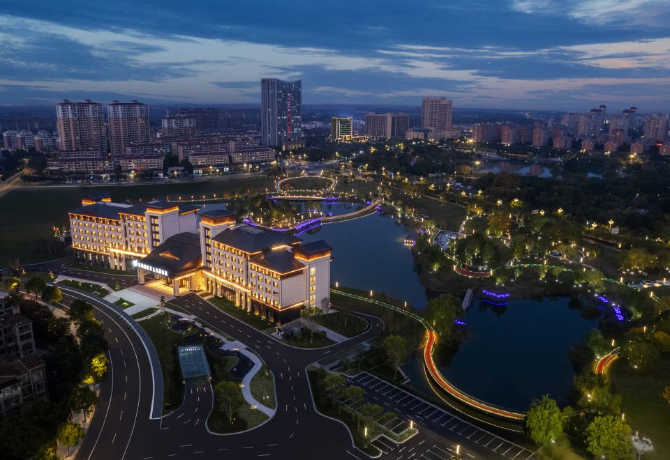 2. 그랜드 뉴 센추..