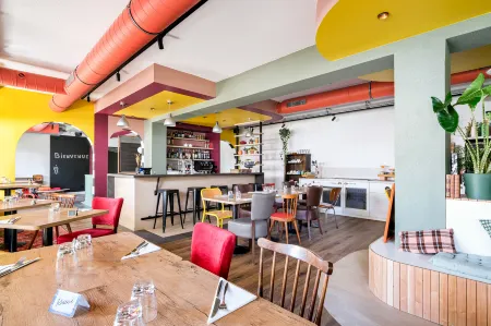 Greet Hotel Massieux Lyon Nord Отели в г. Флёрьё-Сюр-Саон