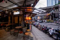 Vibes Hostel Bangkok