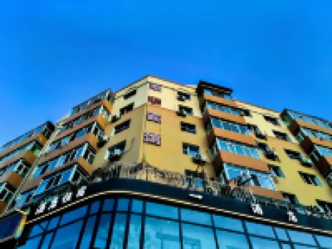 泰華ホテル(ハルビン商業大学鉄道駅) Harbin Yang Chushan Middle School Gymnasium周辺のホテル