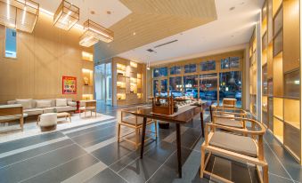 Jianguo HIDDEN Hotel (Hotan Night Market Tuanjie Square)