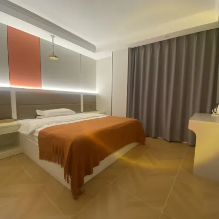 Leitai Smart Homestay (Huaihe Road Pedestrian Street)