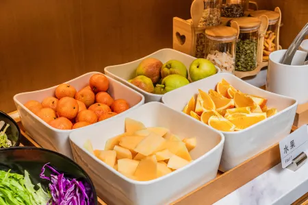 Vienna International Hotel Отели рядом с достопримечательностью «Sichuan University of Science & Engineering»