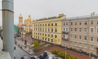 Solo on Vladimirskaya Square