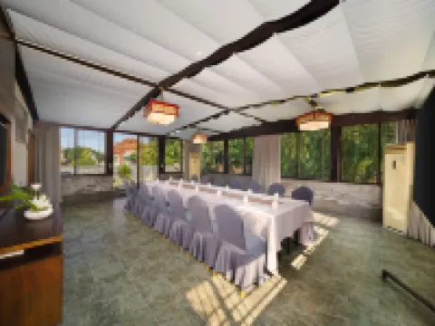 Jinye Chanyi Vacation Hotel Hotels in Leshan