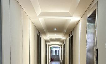 Dingyuan county dongzhixing business hotel