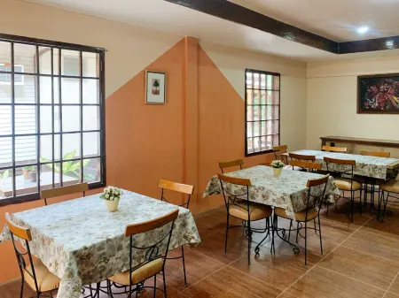 UrbanView Bnky Bed and Breakfast Palawan by RedDoorz Отели рядом с достопримечательностью «Парадайс Бич»