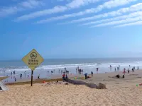 Wuchuan Loong Bay. Jindingfei Scenic Vacation Homestay