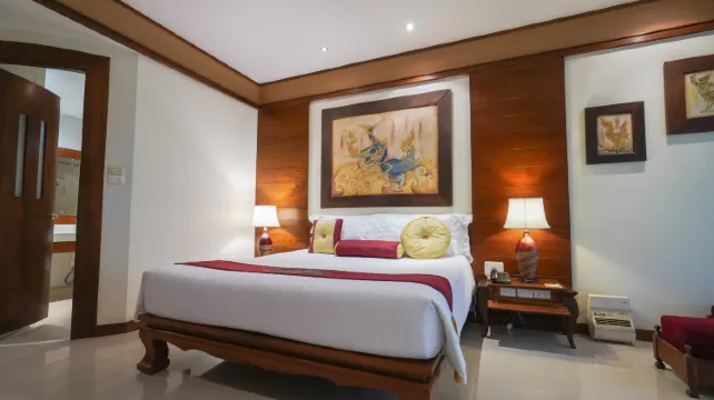 ห้องดีลักซ์เตียงใหญ่ มีระเบียง