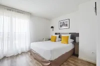 Odalys City Paris Levallois Hotels near So Ouest