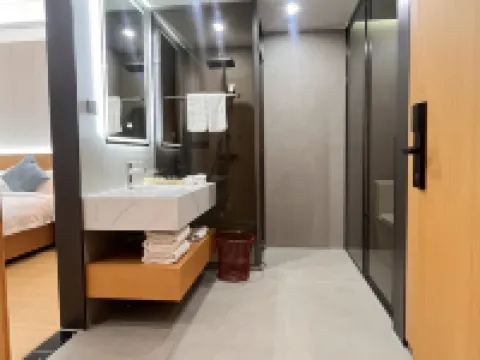 Hongwei Hotel فنادق في فونينغ