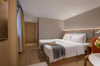 壹家國際酒店(光谷步行街關山大道地鐵站店) 鄰近不可思議星空解壓館的酒店