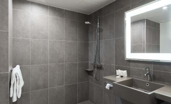 B&B Hotel Cergy Port 4 étoiles