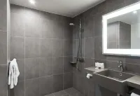 B&B Hotel Cergy Port 4 étoiles