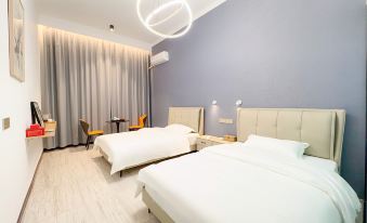 Luoyi Courtyard Homestay