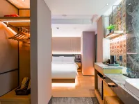 Qiuguo Hotel (International Trade Center Branch) Hotels near CCTV Headquarters