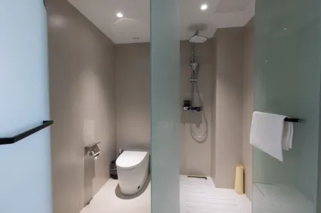 Weichi · Guanshan Yuelake Business Hotel (Lianyungang Huaguoshan Branch) Отели рядом с достопримечательностью «Donggang College of Huaihai Institute of Technology»