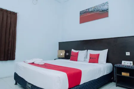 RedDoorz @ Hening Homestay Отели рядом с достопримечательностью «Samara Lombok»