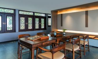 Dayu Cang 24 Tea Sea Cloud Retreat (Lancang Jingmai Mountain Ancient Tree Tea Forest Branch)