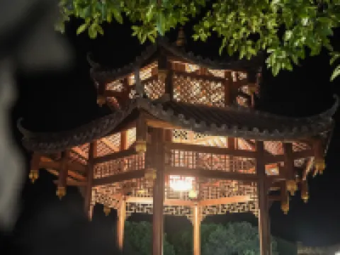 陽朔歸雲檀邸(遇龍河富裡橋竹筏漂流店) 遇龍河竹筏漂遊附近的飯店