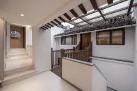 Zhenshui Courtyard · 180° River-View · Designer's Aesthetic | Panoramic Resort Guesthouse (Xitang)