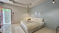 Ingnaam Thajeen Hotels in Si Prachan District