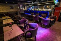 The Apo View Hotel - bar
