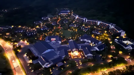 Cordis Dongqian Lake Ningbo Отели рядом с достопримечательностью «Erlingshan Hot Spring»