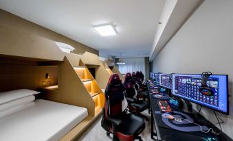 LaBu E-Sports Hotel (Tiexi Wanda Plaza)