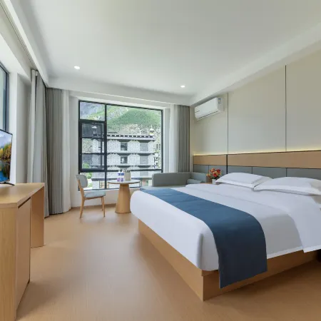 Four Seasons Oxygen-Rich Manor (Daocheng Yading Scenic Area)