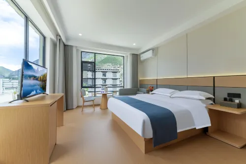 Four Seasons Oxygen-Rich Manor (Daocheng Yading Scenic Area)