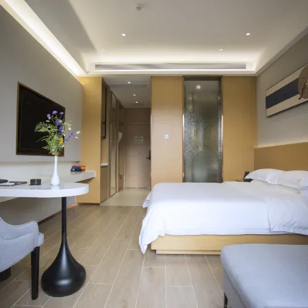 Yingde Shengquan Mountain Valley Gold and Silver Hot Spring Hotel